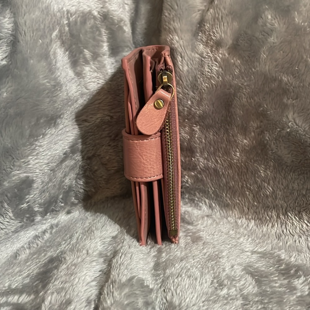 Pink wallet - Picture 2 of 3